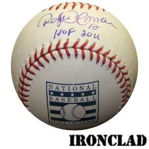  Roberto Alomar Autographed HOF Logo Baseball w/ HOF 2011 