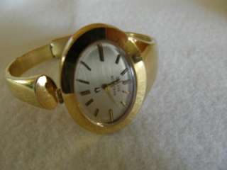 Vintage Ladies 1976 Bracelet Style Bulova Accutron Watch Runs Great 