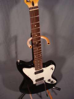 Here we have a real nice Squier Jagmaster in ebony. This piece is 