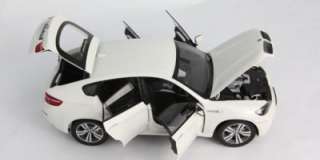 18 BMW X6M 2011 Diecast Model by Kyosho ColorWhite  