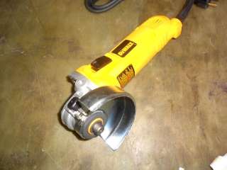 DEWALT HEAVY DUTY 4 1/2IN SMALL ANGLE GRINDER D28110  