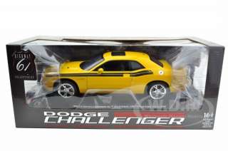 2010 DODGE CHALLENGER R/T CLASSIC YELLOW 118 DIECAST  