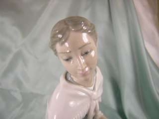 HARD TO FIND 1972 FIRST ISSUE LLADRO WOMAN CARESSING A LITTLE CALF 