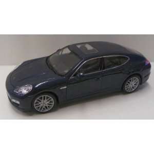  Welly 1/24 Scale Diecast Porsche Panamera S in Color Blue 