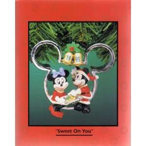    1995 Disney Mickey & Co Enesco Christmas Ornagment