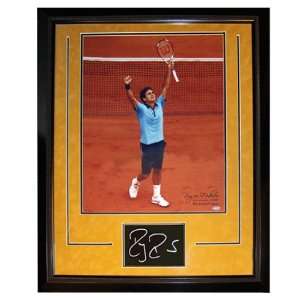  Roger Federer Autographed 2009 French Open Win Celebration 