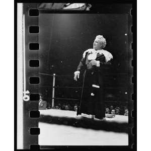  Gorgeous George,in wrestling ring,1949,Stanley Kubrick 