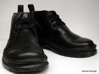   heritageofscotland/images/barnets_shoes/drmartensaw11/Reed%203
