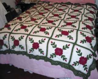 CROCHETED AFGHAN VINTAGE LOOK SHABBY ROSES COTTAGE STYLE 30 Squares 