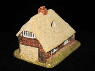 Lilliput Lane HONEYSUCKLE COTTAGE Figurine/House  