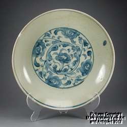 Chinese / Southeast Asian Underglaze Blue & Crackle Glaze Bowl, Late 