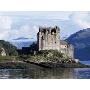  Eilean Donan Castle, Highland Region, Scotland, United 