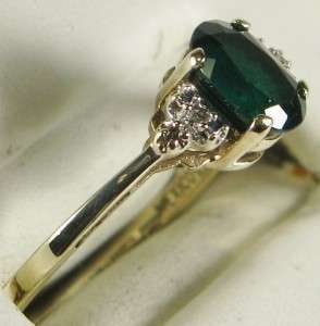 Estate 10k Yellow Gold .77ctw Oval Cut Emerald & Diamond Ring Size 7 
