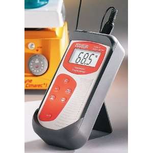  Oakton Acorn Temp 4 Thermistor Thermometer With Protective 