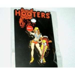  Hooters Contruction Worker Girl Lapel Pin 