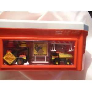  Tonka 16 pc Playset in Carrying Case Toys & Games
