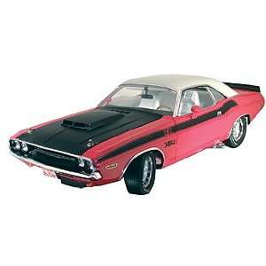    Replicarz H50784 1970 Dodge Challenger, Panther Pink Toys & Games
