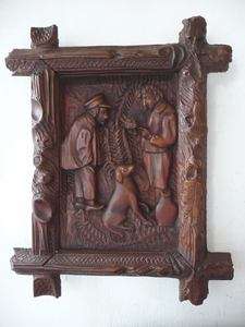 VINTAGE BLACK FOREST PICTURE FRAME & RELIEF WALL PLAQUE  