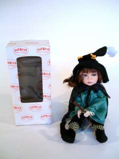 Show Stoppers Porcelain Doll Teenie Witch Broom Hat Green 9 