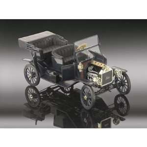 28511   Revell   Ford Model T Touring black  100 Jahre Ford  