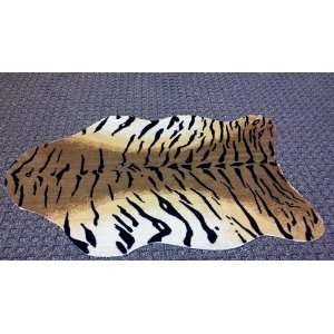 Faux Animal Print Throw Rug Aprox. 4 Ft. X 5 Ft. 6 Inch 