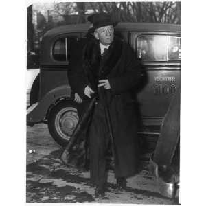  Carter Glass,1858 1942,standing by taxi,arriving at White 