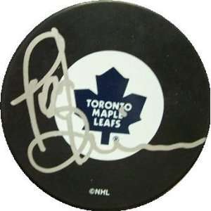  Pat Quinn autographed Hockey Puck (Toronto Maple Leafs 
