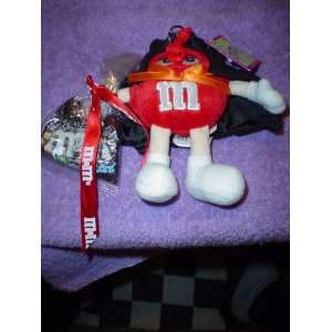  RED M & M FIGURE IN CAPE COLLECTIBLE KEY RING TOY W/CANDY 