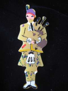   Vintage Scottish Bagpipe Player Plastic Worn Paint Pin Brooch Scotsman