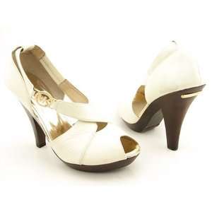 Michael Kors Fulton Cross Strap Vanilla Women Shoe 6.5  
